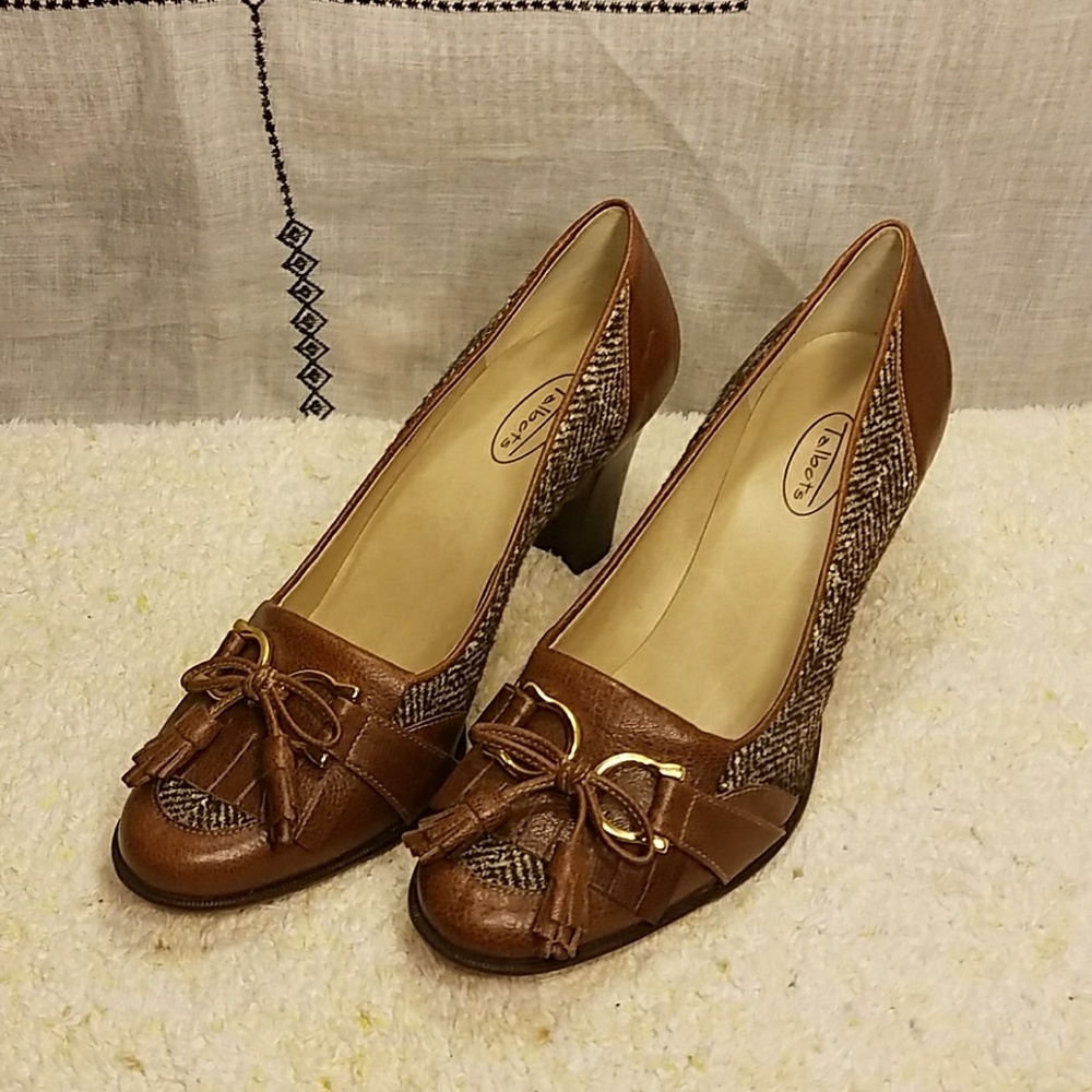 High heel shoes